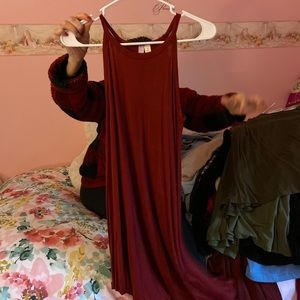 maroon sleeveless shift dress